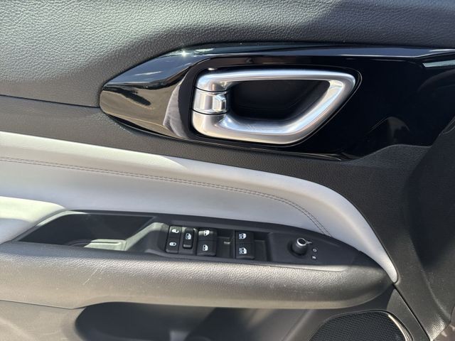 Jeep Compass Vehicle Full-screen Gallery Image 26
