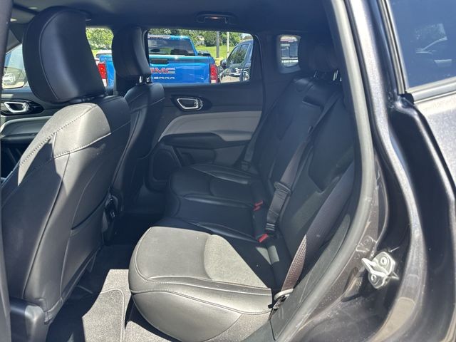 Jeep Compass Vehicle Full-screen Gallery Image 27