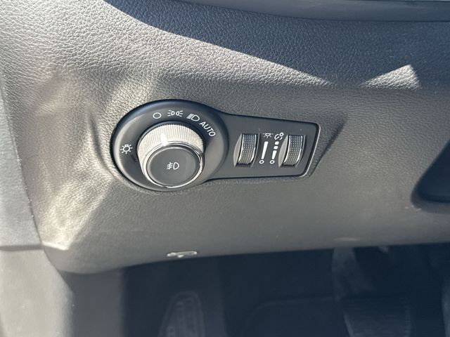 Jeep Compass Vehicle Full-screen Gallery Image 37