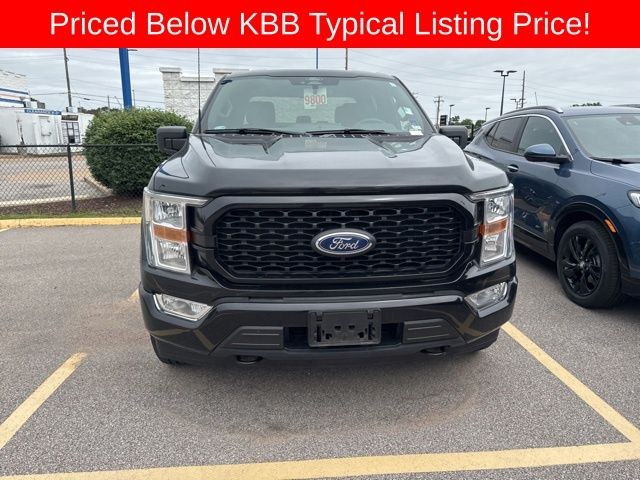 Ford F-150 Vehicle Full-screen Gallery Image 02