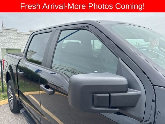 Ford F-150 Vehicle Full-screen Gallery Image 11