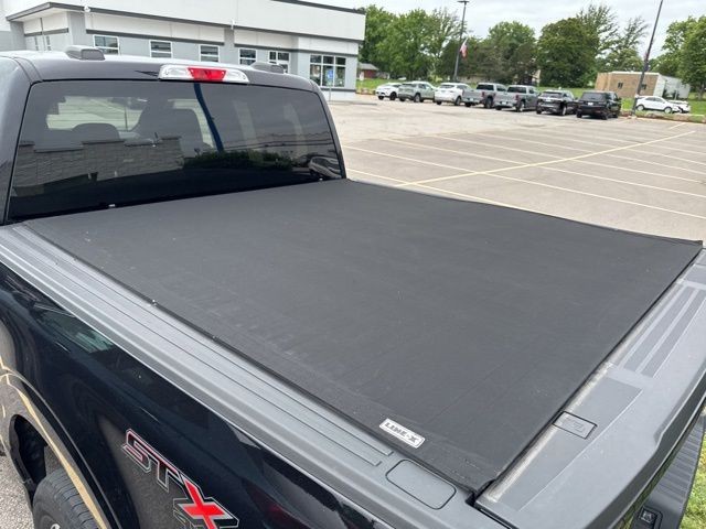 Ford F-150 Vehicle Full-screen Gallery Image 18