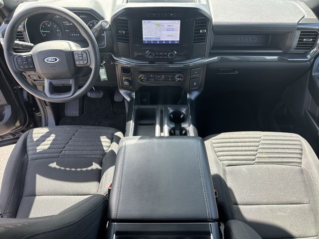 Ford F-150 Vehicle Full-screen Gallery Image 24