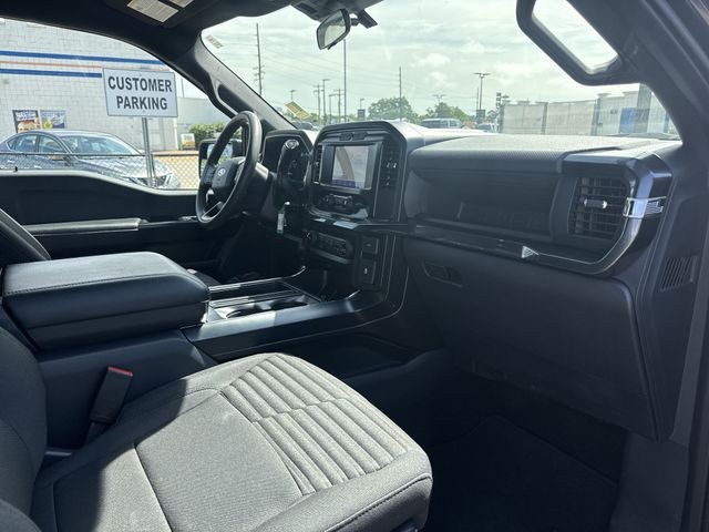 Ford F-150 Vehicle Full-screen Gallery Image 32