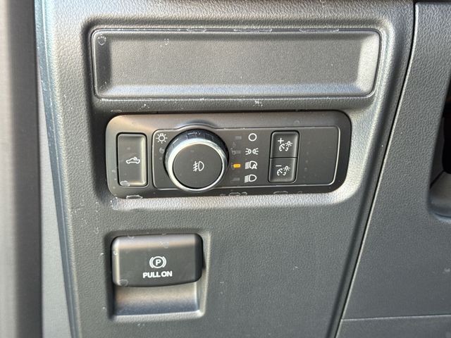 Ford F-150 Vehicle Full-screen Gallery Image 38