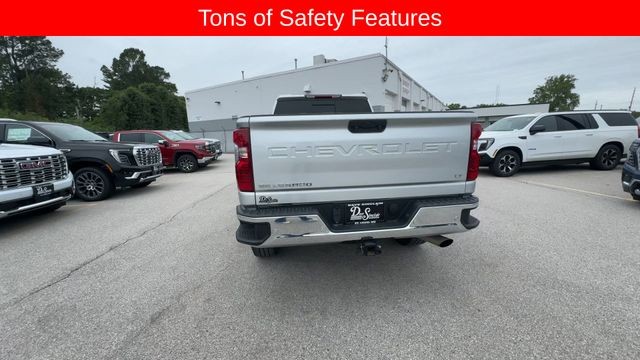 Chevrolet Silverado 2500HD Vehicle Full-screen Gallery Image 09