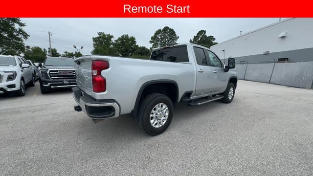 Chevrolet Silverado 2500HD Vehicle Full-screen Gallery Image 10