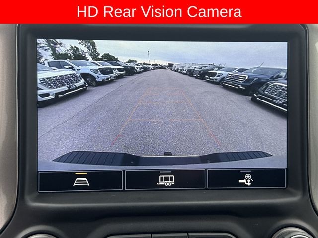 Chevrolet Silverado 2500HD Vehicle Full-screen Gallery Image 18