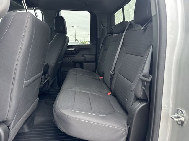Chevrolet Silverado 2500HD Vehicle Full-screen Gallery Image 27