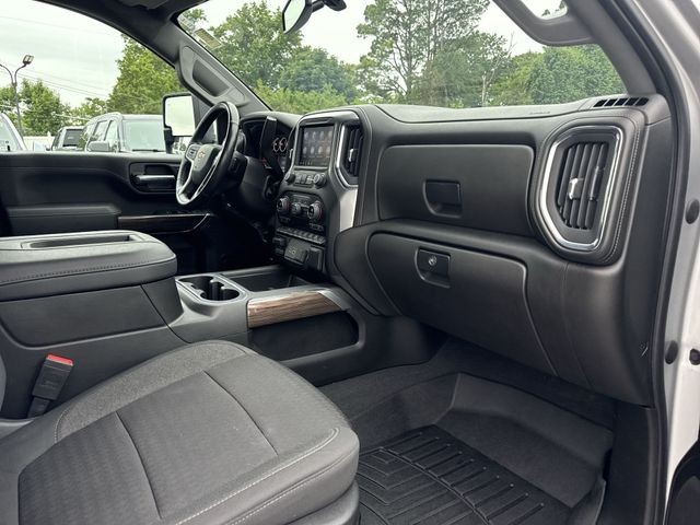 Chevrolet Silverado 2500HD Vehicle Full-screen Gallery Image 31
