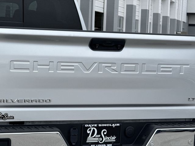 Chevrolet Silverado 2500HD Vehicle Full-screen Gallery Image 33
