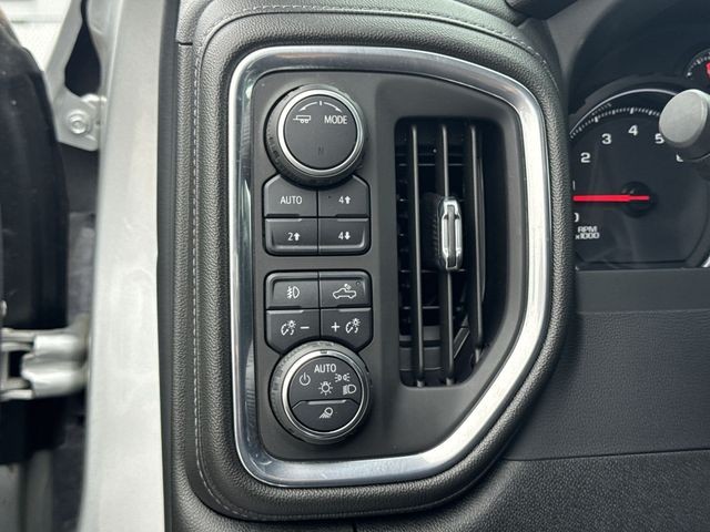 Chevrolet Silverado 2500HD Vehicle Full-screen Gallery Image 37