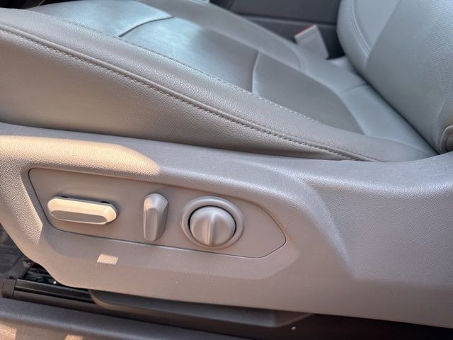GMC Sierra 1500 Limited Vehicle Full-screen Gallery Image 20