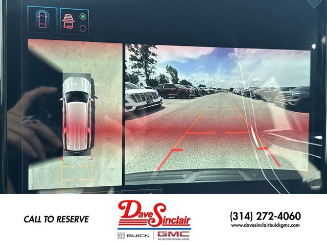 GMC Yukon XL Vehicle Full-screen Gallery Image 17