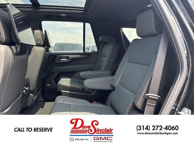 GMC Yukon Vehicle Full-screen Gallery Image 23