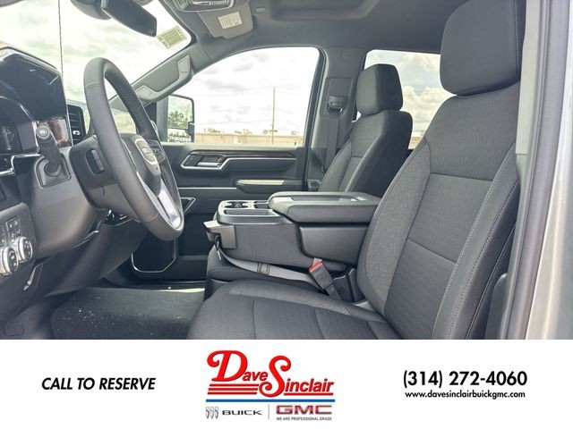 GMC Sierra 2500HD Vehicle Full-screen Gallery Image 11