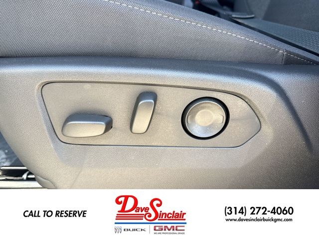 GMC Sierra 1500 Vehicle Full-screen Gallery Image 12