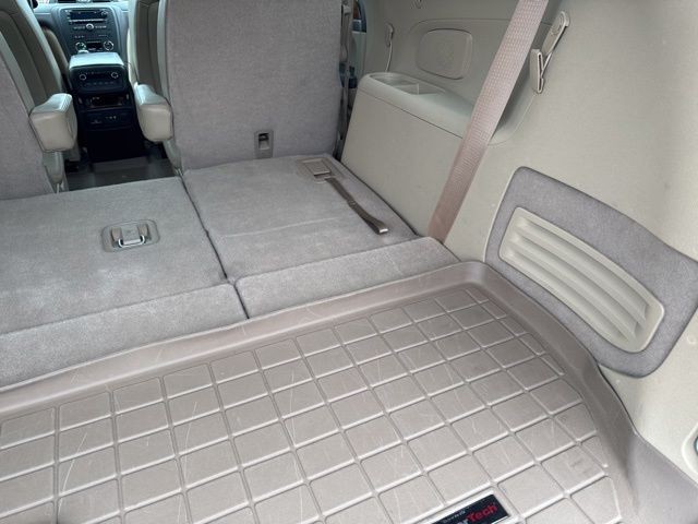 Buick Enclave Vehicle Full-screen Gallery Image 12