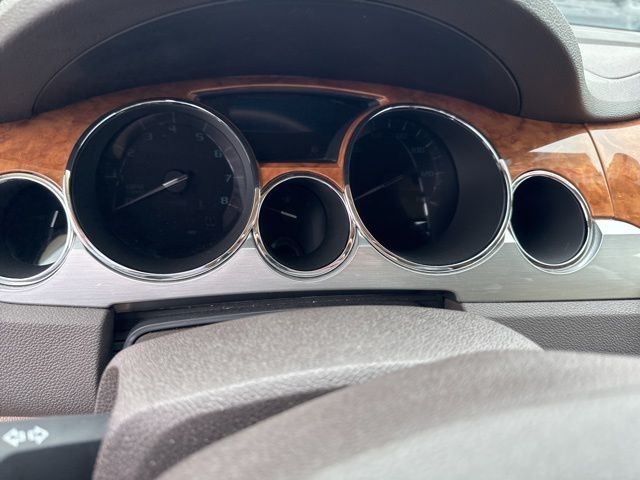 Buick Enclave Vehicle Full-screen Gallery Image 19