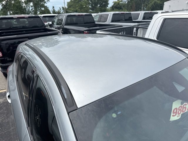 Ford Escape Vehicle Full-screen Gallery Image 11