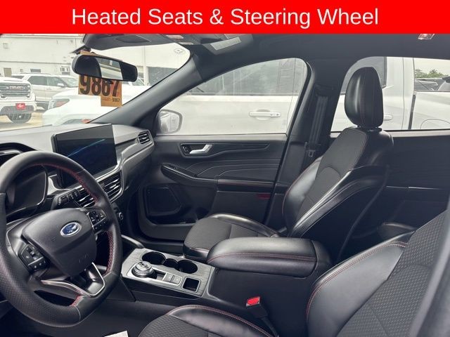 Ford Escape Vehicle Full-screen Gallery Image 17