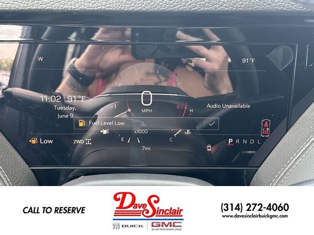 GMC Yukon XL Vehicle Full-screen Gallery Image 15