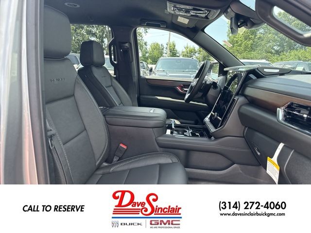 GMC Yukon XL Vehicle Full-screen Gallery Image 25