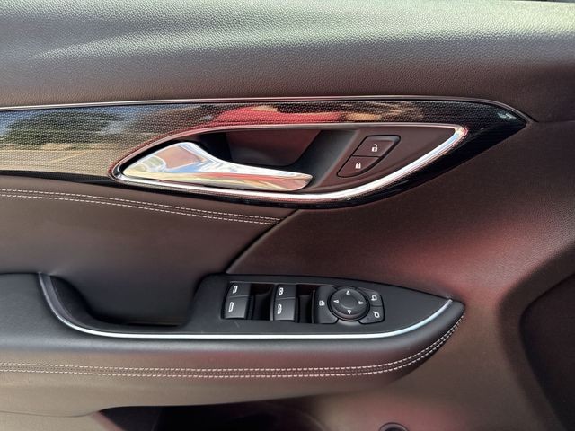 Buick Envision Vehicle Full-screen Gallery Image 26