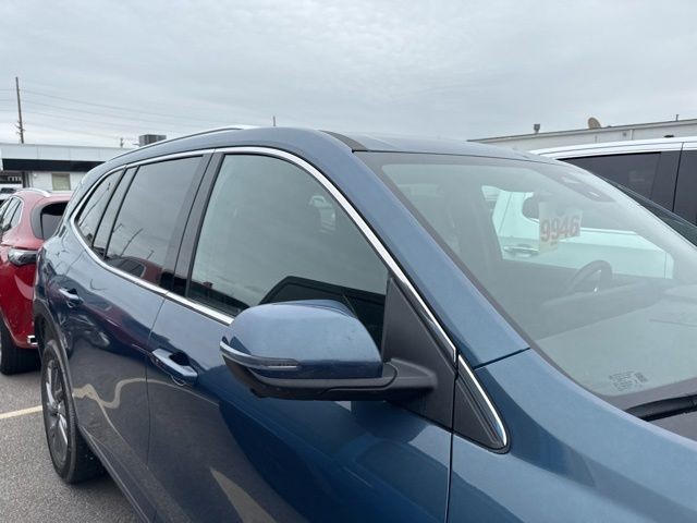 Buick Enclave Vehicle Full-screen Gallery Image 10