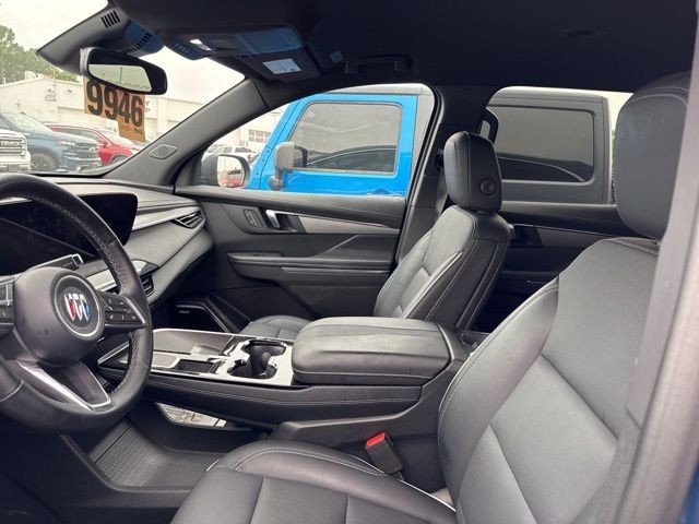 Buick Enclave Vehicle Full-screen Gallery Image 18