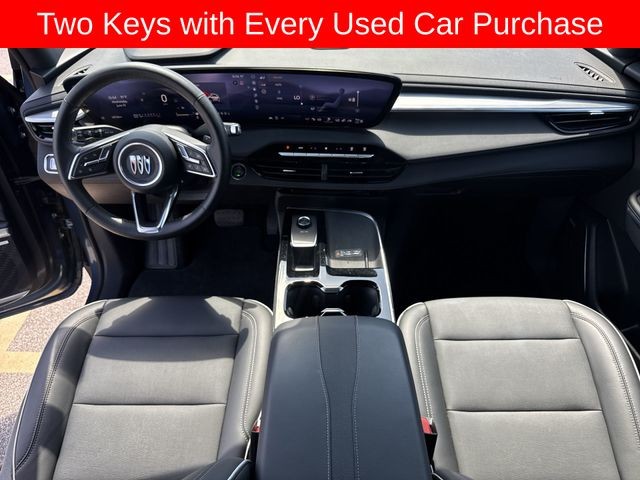 Buick Enclave Vehicle Full-screen Gallery Image 24