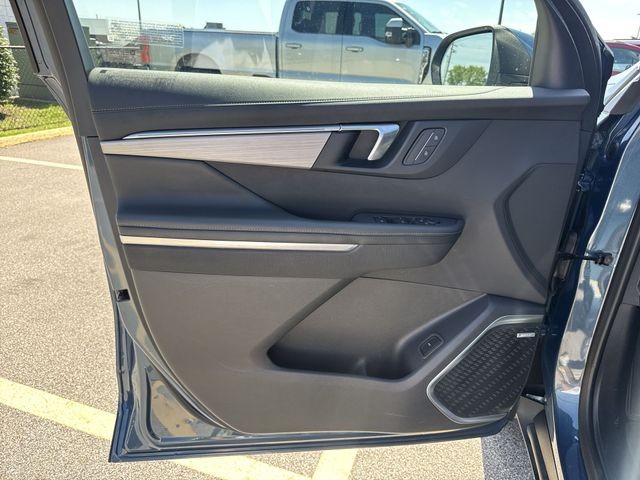 Buick Enclave Vehicle Full-screen Gallery Image 26