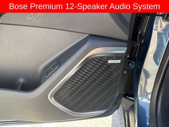 Buick Enclave Vehicle Full-screen Gallery Image 28