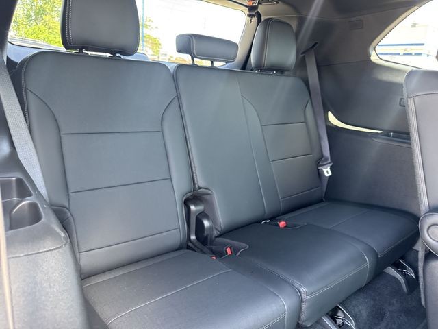 Buick Enclave Vehicle Full-screen Gallery Image 31