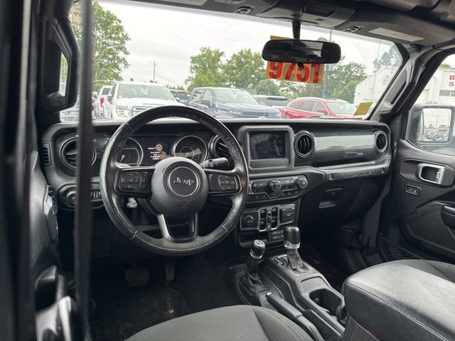 Jeep Wrangler Unlimited Vehicle Full-screen Gallery Image 13