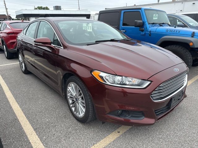 Ford Fusion Vehicle Full-screen Gallery Image 07