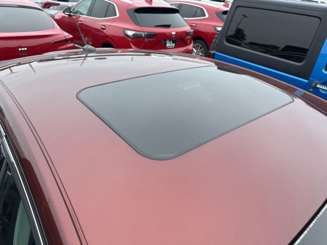 Ford Fusion Vehicle Full-screen Gallery Image 11