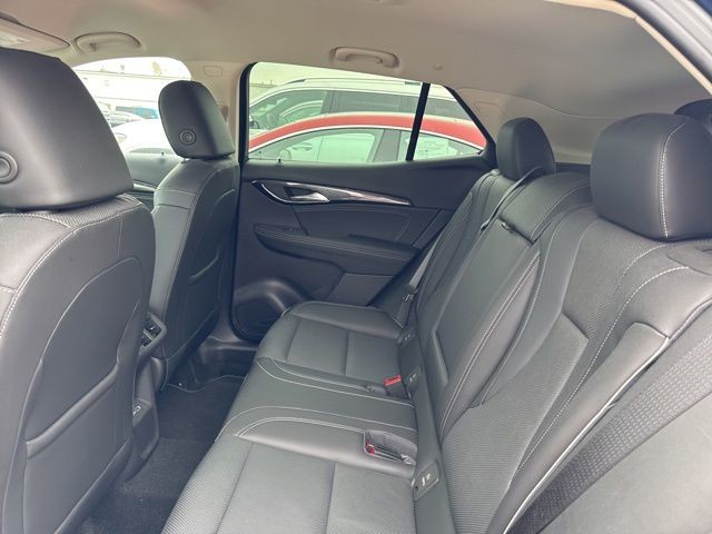 Buick Envision Vehicle Full-screen Gallery Image 11