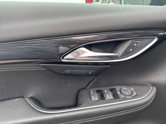 Buick Envision Vehicle Full-screen Gallery Image 19