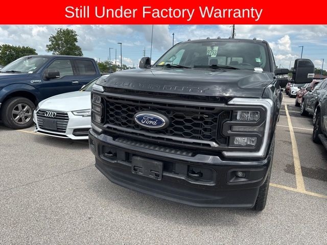Ford Super Duty F-250 SRW Vehicle Full-screen Gallery Image 03
