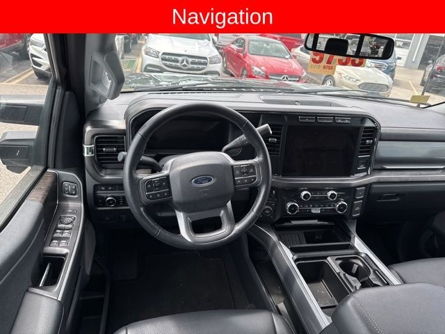 Ford Super Duty F-250 SRW Vehicle Full-screen Gallery Image 13