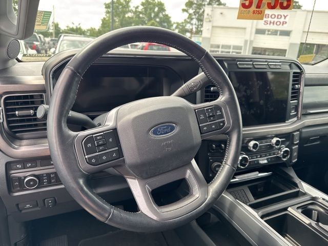 Ford Super Duty F-250 SRW Vehicle Full-screen Gallery Image 18