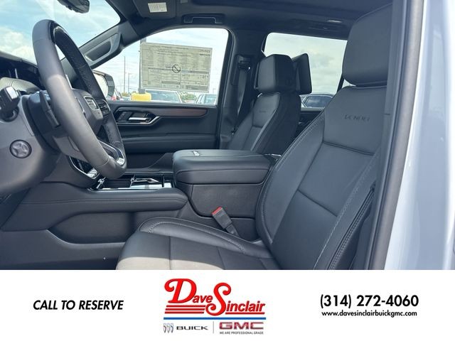 GMC Yukon Vehicle Full-screen Gallery Image 11