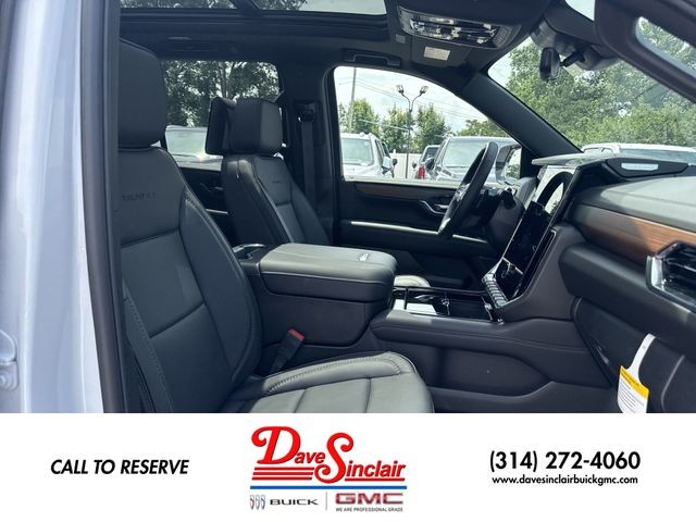 GMC Yukon Vehicle Full-screen Gallery Image 26