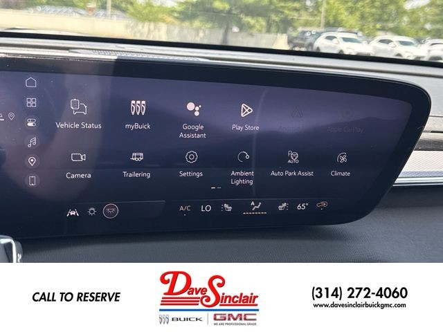 Buick Enclave Vehicle Full-screen Gallery Image 16
