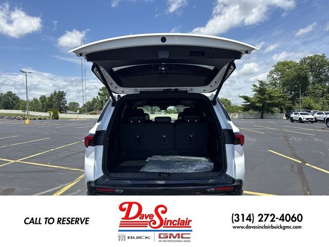Buick Enclave Vehicle Full-screen Gallery Image 25