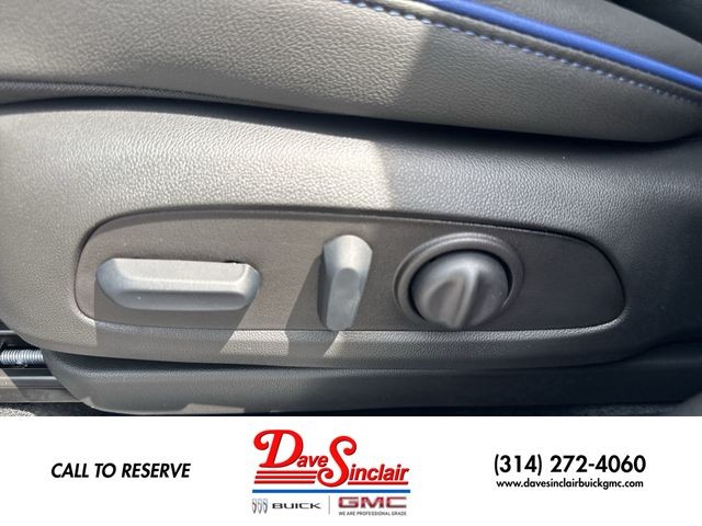 Buick Encore GX Vehicle Full-screen Gallery Image 12
