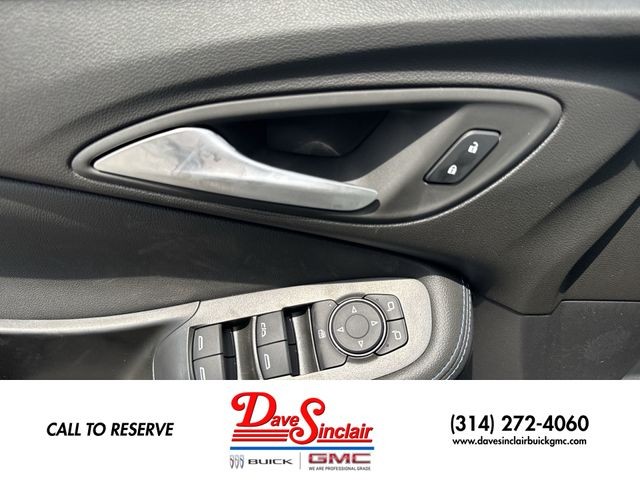 Buick Encore GX Vehicle Full-screen Gallery Image 13