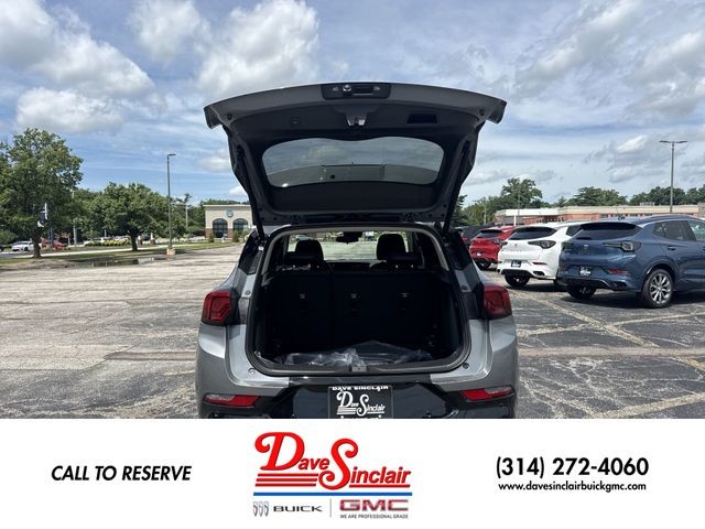 Buick Encore GX Vehicle Full-screen Gallery Image 22