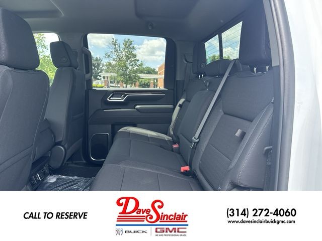 GMC Sierra 2500HD Vehicle Full-screen Gallery Image 22